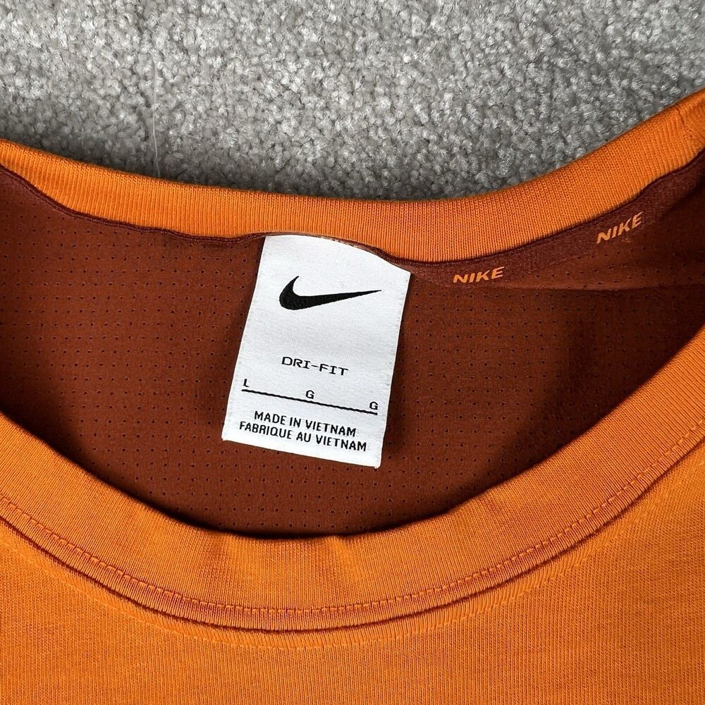 Mens Size Large Nike Dri-Fit Performance Active Wear Breathable Orange Tee Shirt - Picture 3 of 8